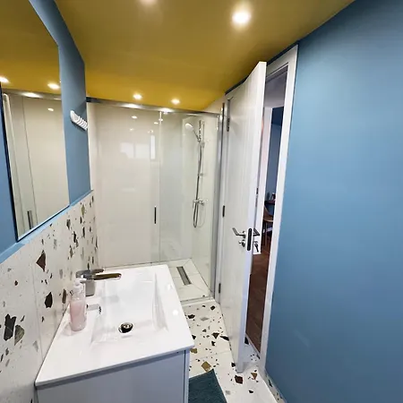 Modern Nr5 Private Kitchenette And Bathroom Apartament