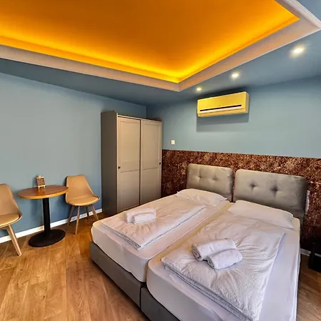 Modern Nr5 Private Kitchenette And Bathroom Лимасол