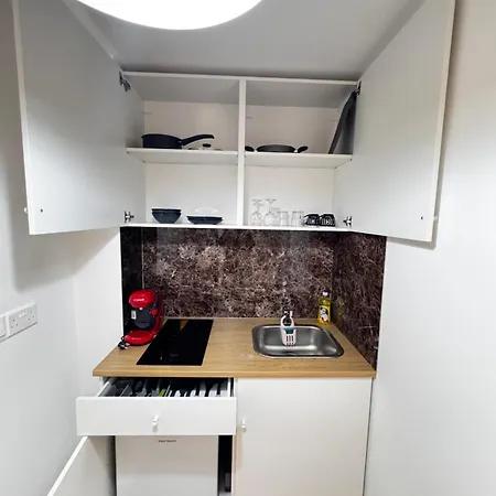 Lägenhet Modern Nr5 Private Kitchenette And Bathroom *