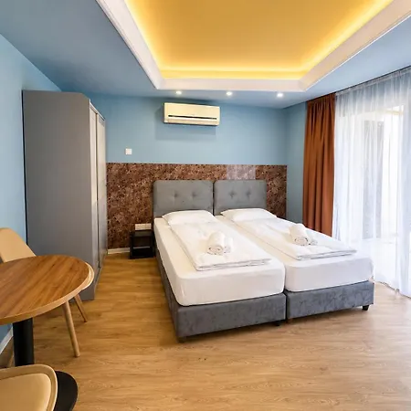 Modern Nr5 Private Kitchenette And Bathroom