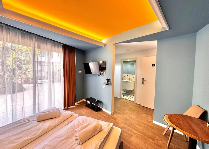 Modern Nr5 Private Kitchenette And Bathroom